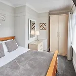 Glencoe Holiday Apartments Whitby Apartment *