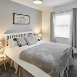 Glencoe Holiday Apartments Whitby Apartment